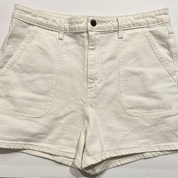 Universal Thread Pants - Universal Thread high-rise midi white carpenter cotton Shorts size 12/31
